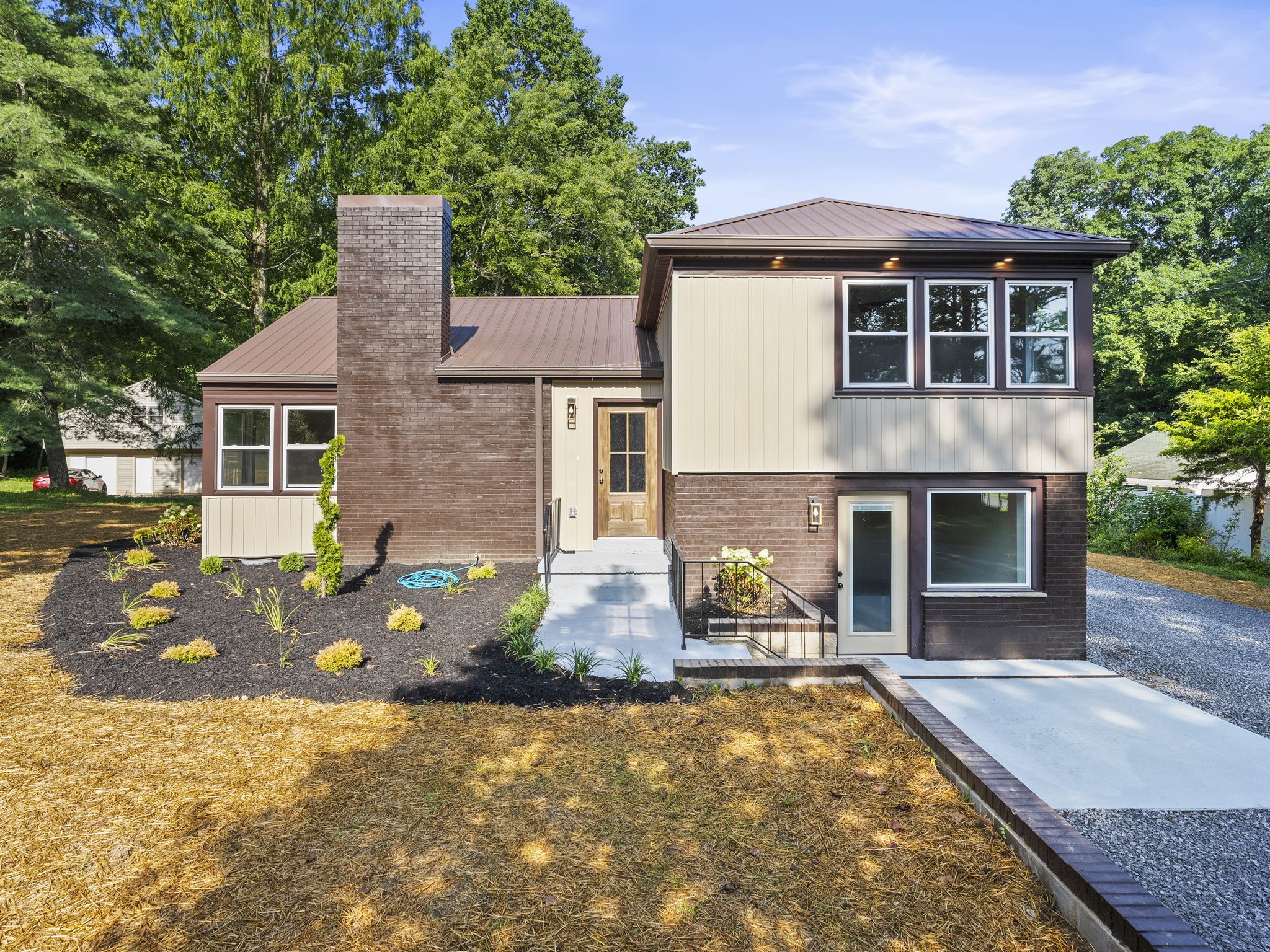 939 McKellar Dr
