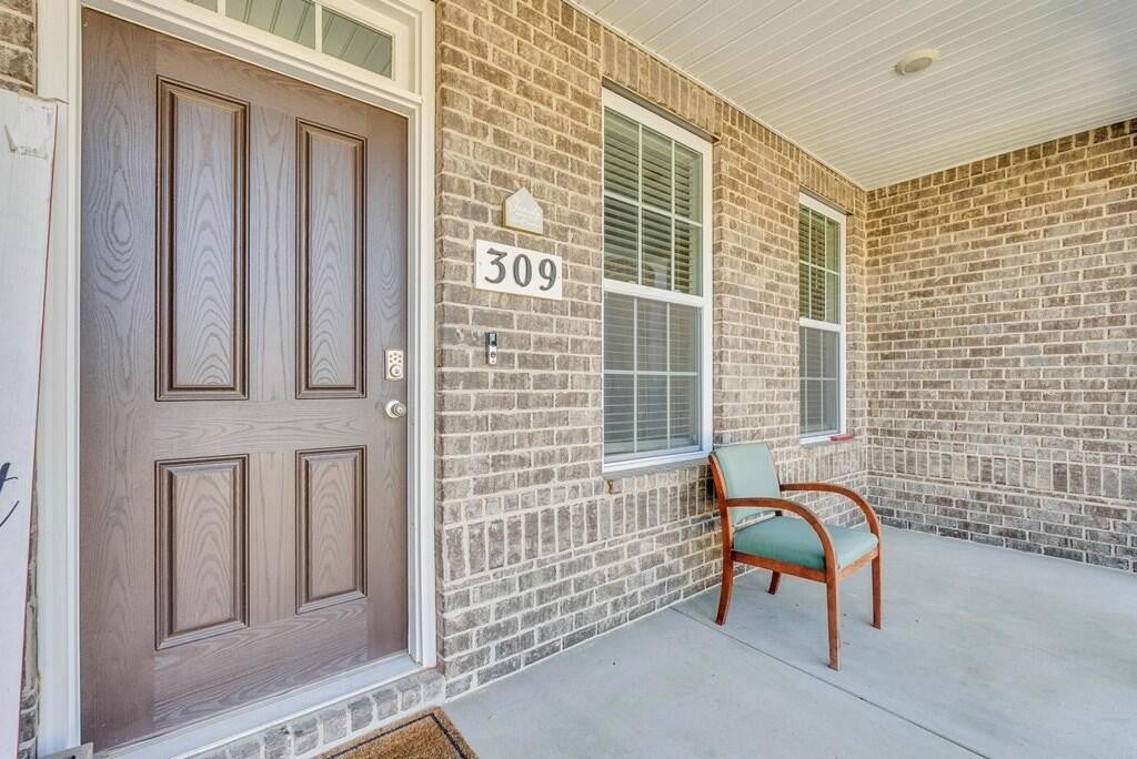 309 Greymoor Ln