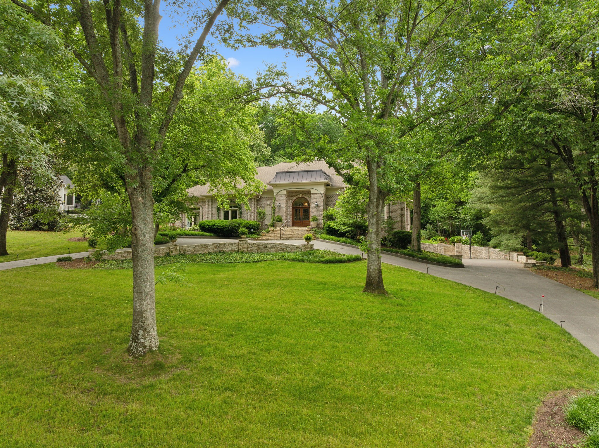 915 Calloway Dr