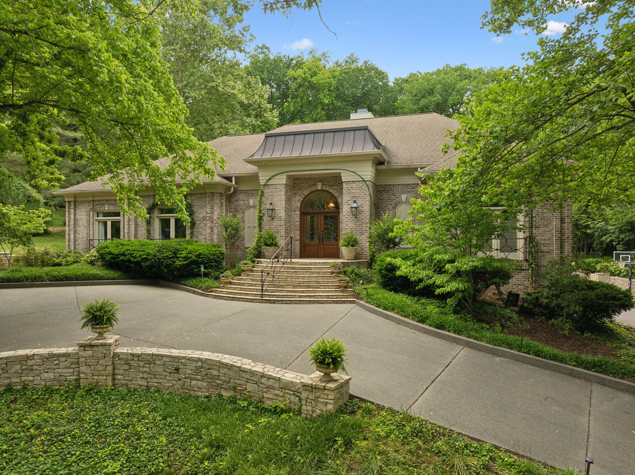 915 Calloway Dr