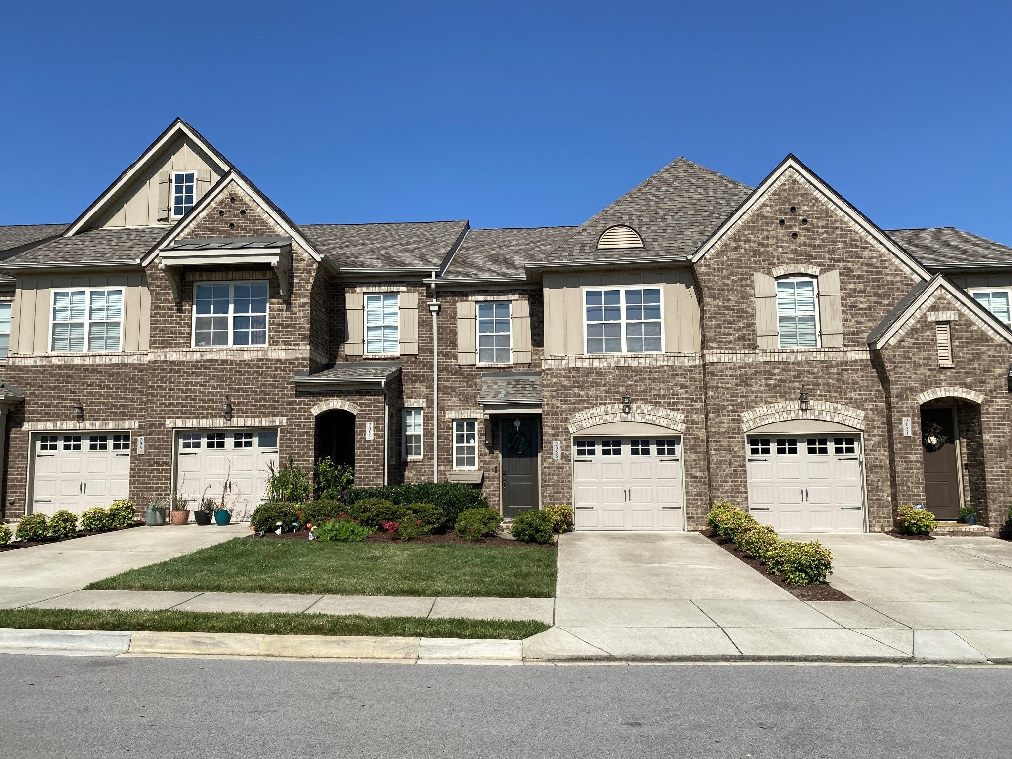 2055 Bungalow Dr
