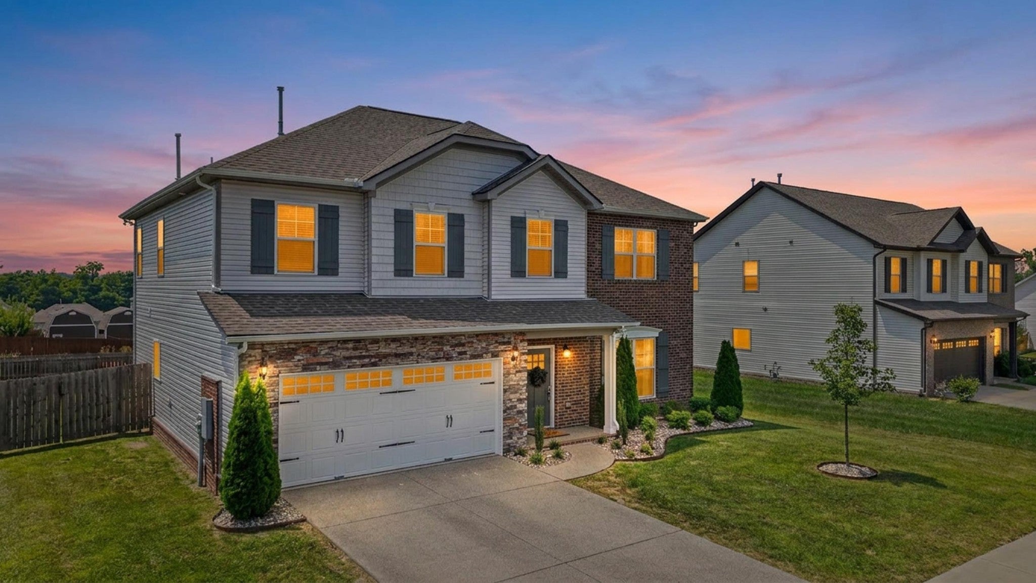 1383 Wentworth Dr - Photo 3