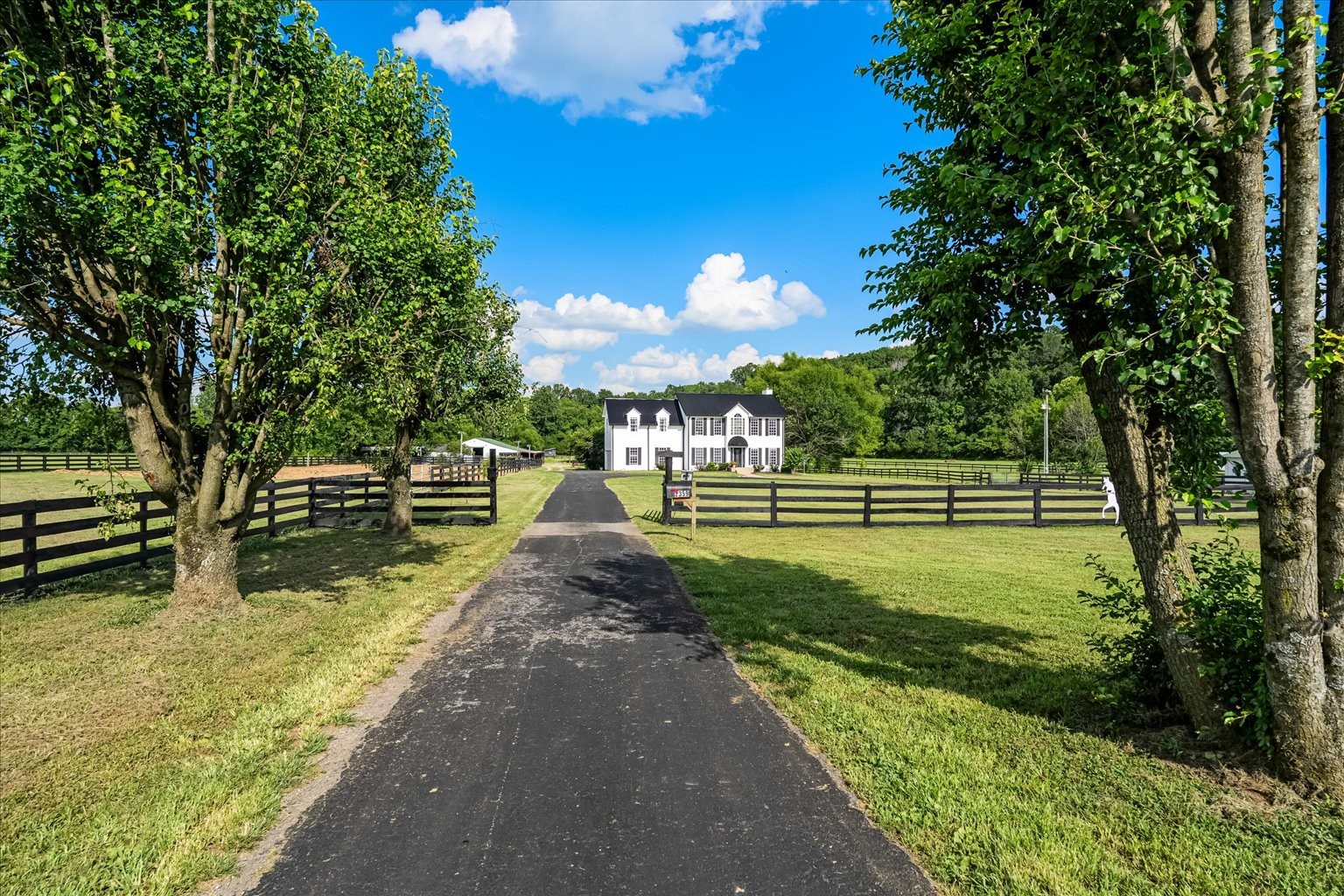 2359 Lewisburg Pike