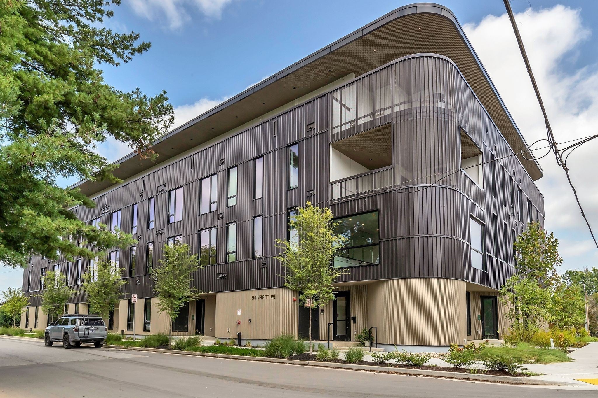 listing at 500 Merritt Ave 313, Nashville