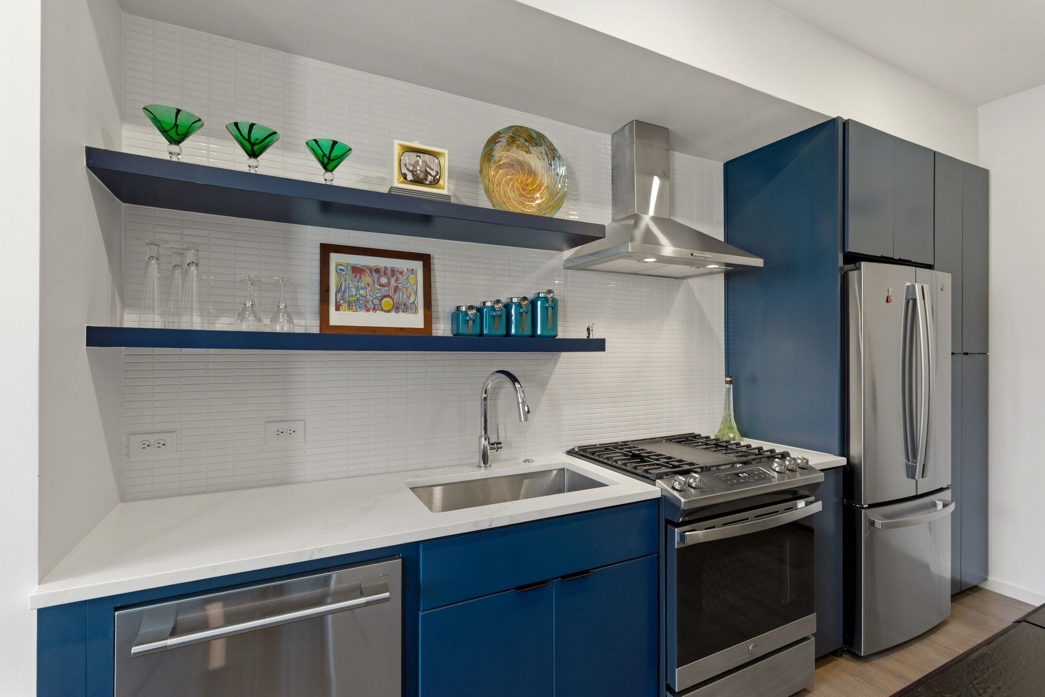 500 Merritt Ave 313