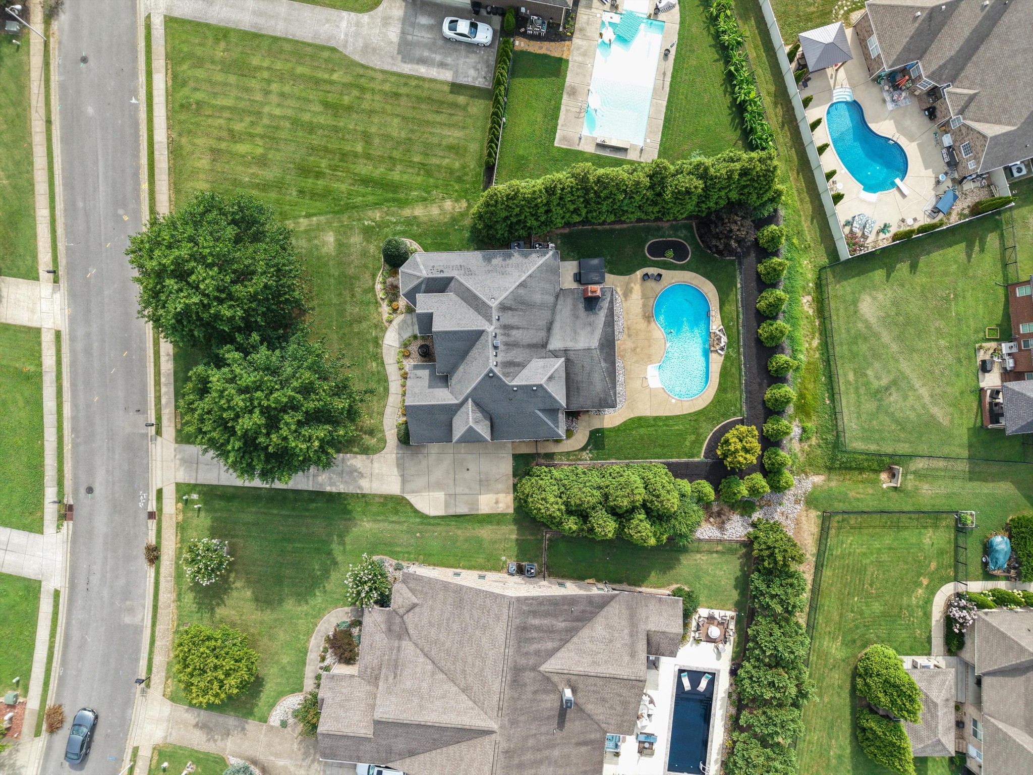 3220 Robinwood Dr
