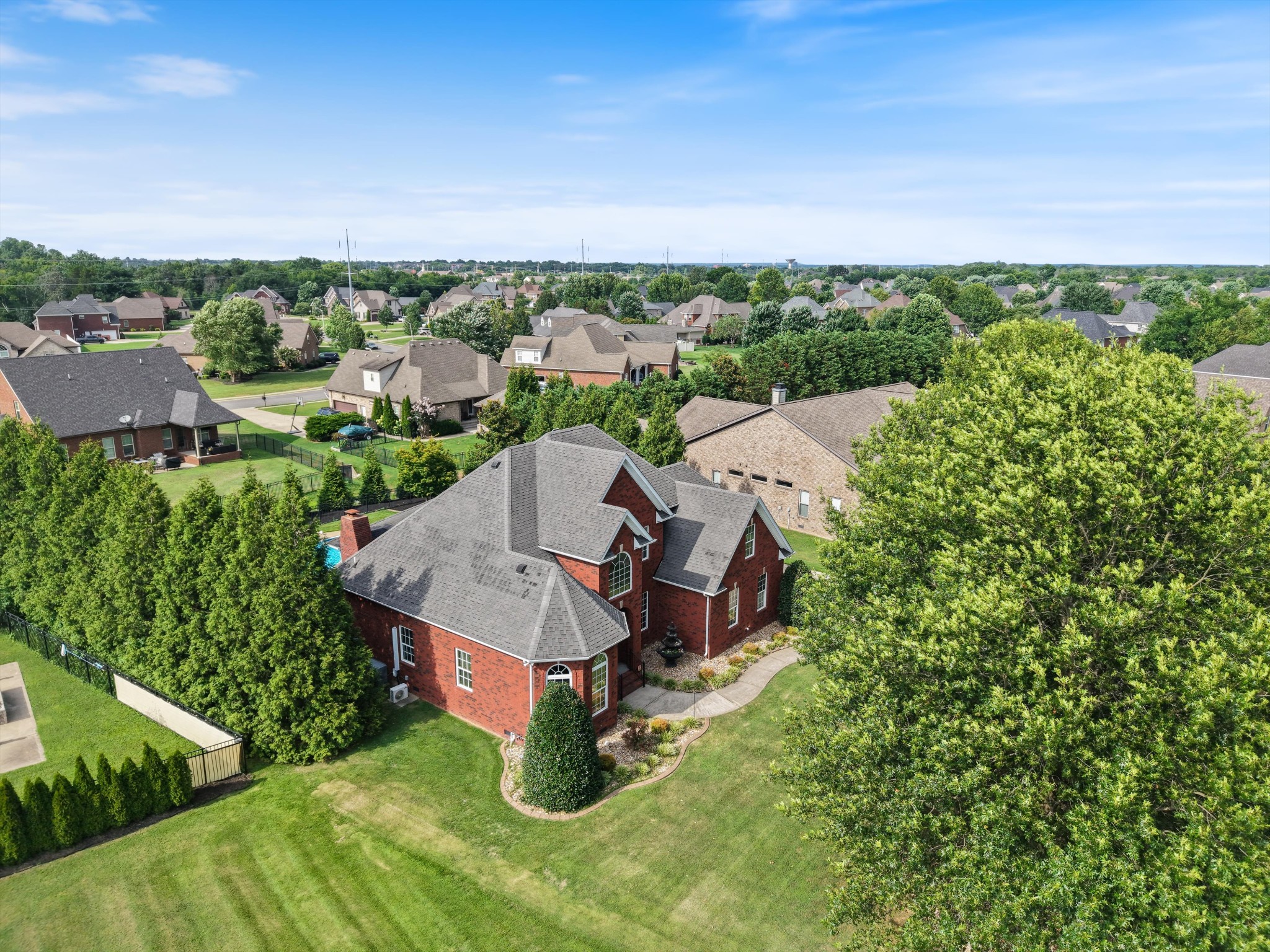 3220 Robinwood Dr
