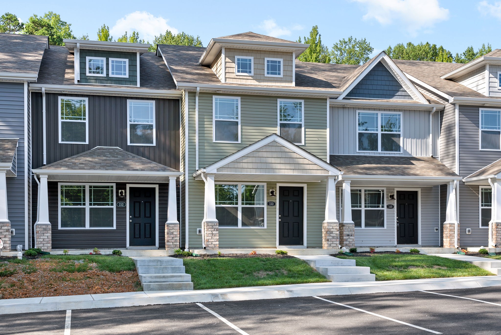 Clarksville, Tennessee 37040, United States, 2 Bedrooms Bedrooms, ,3 BathroomsBathrooms,Residential,Active,57181