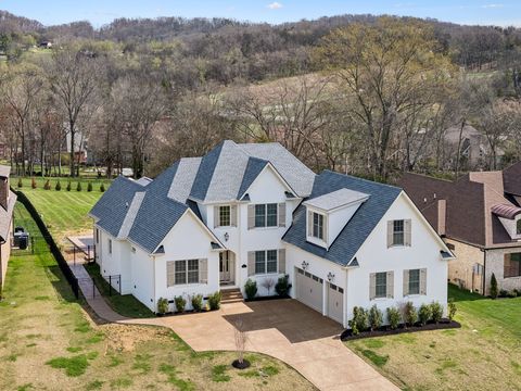 1010 Luxborough Dr Hendersonville TN 37075