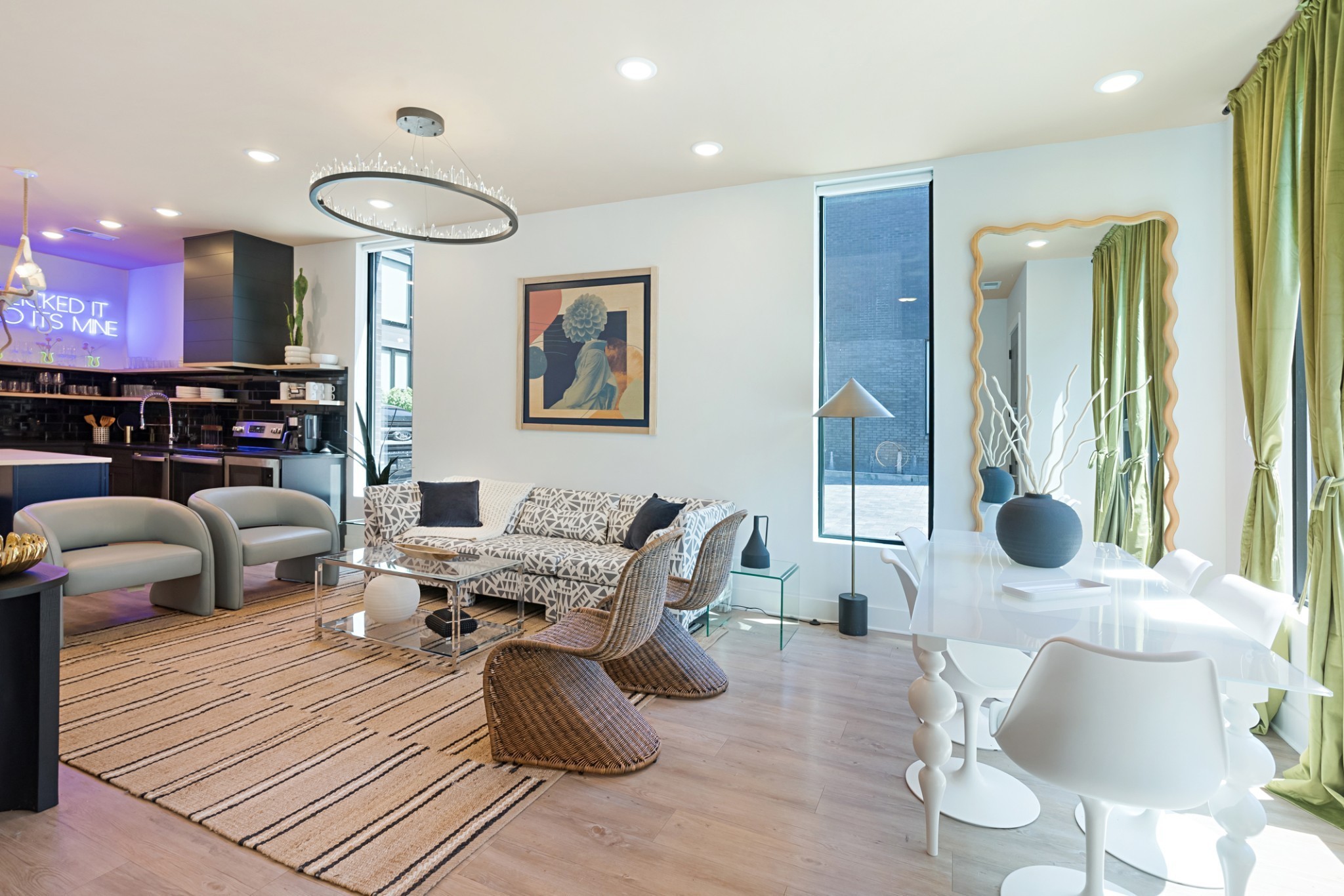 1010 18th Avenue S C