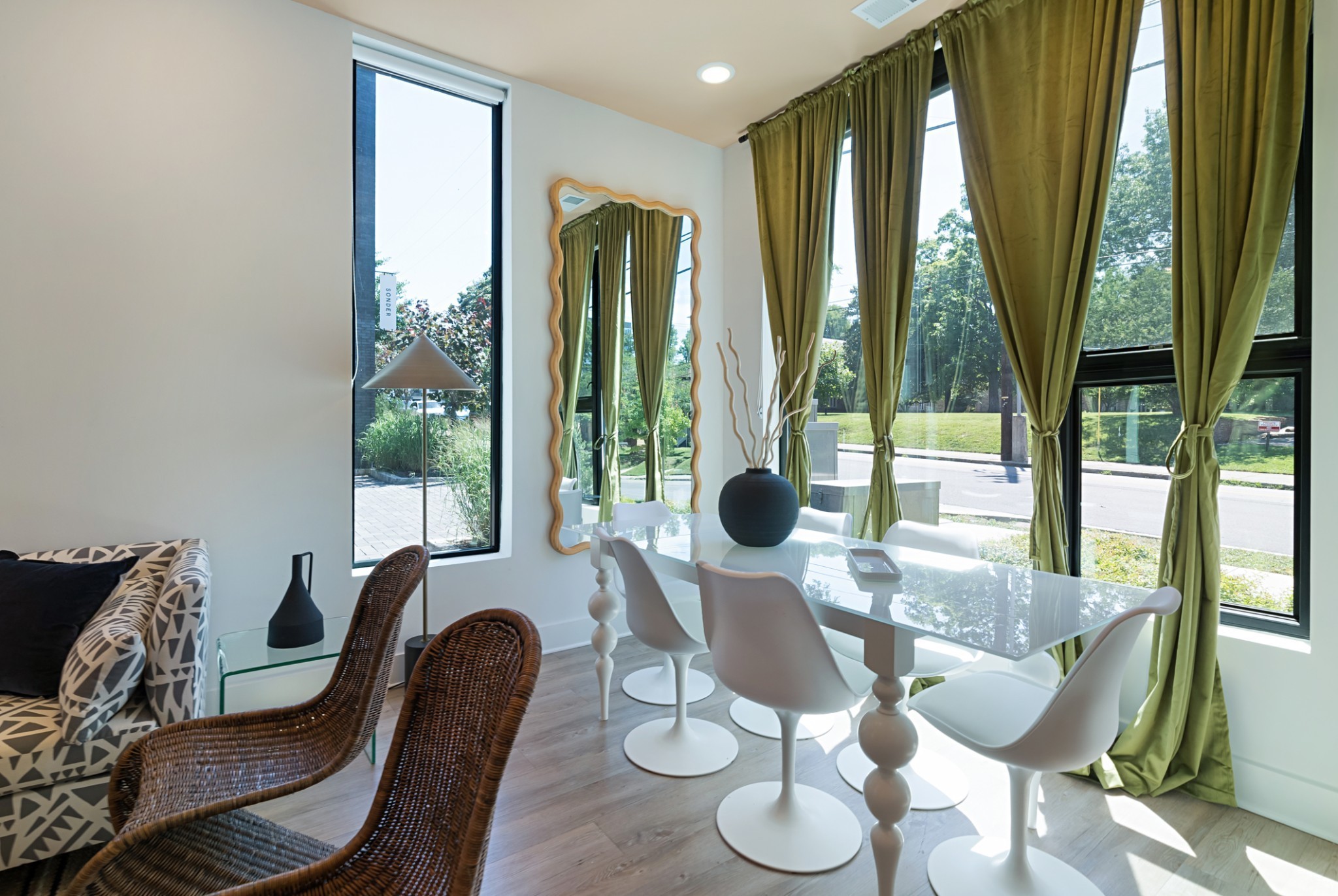 1010 18th Avenue S C