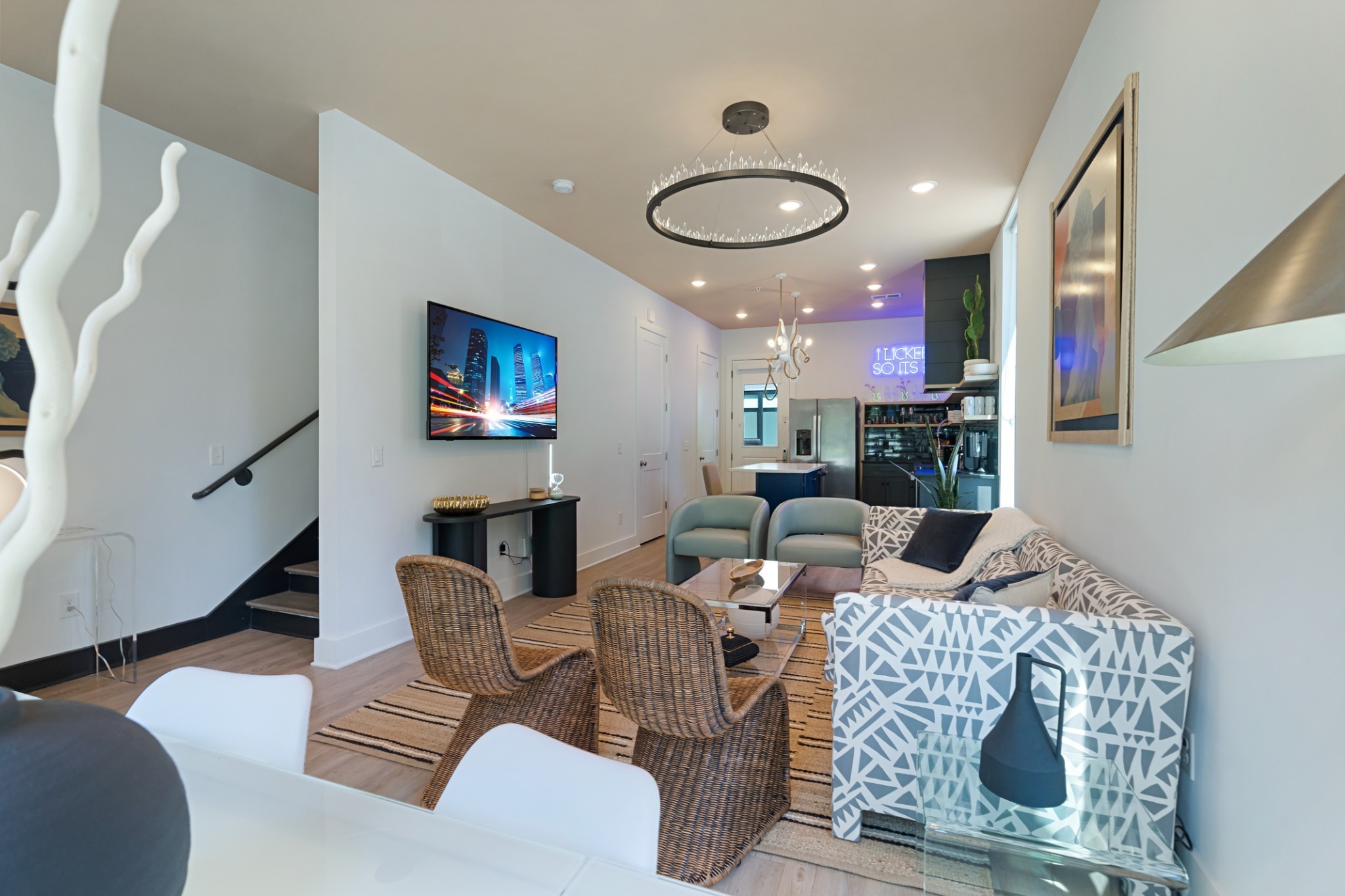 1010 18th Avenue S C