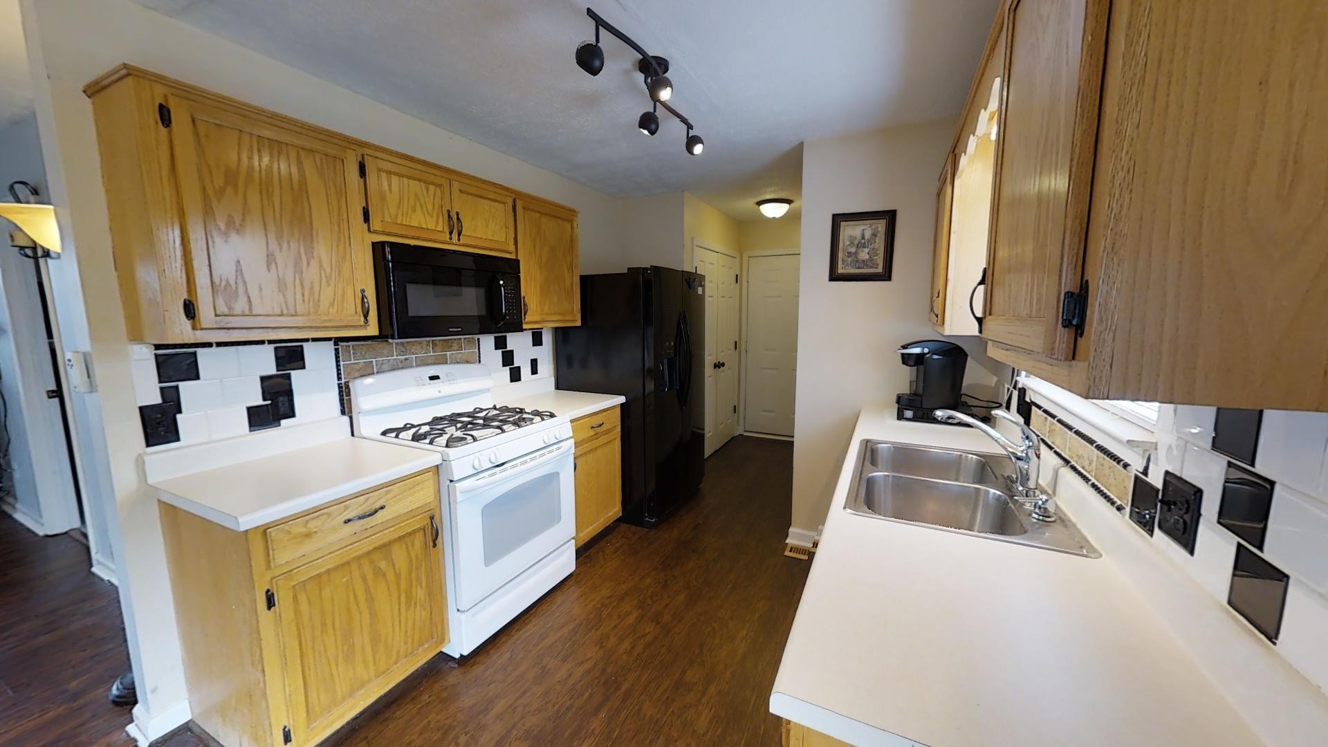 308 Eli Ct
