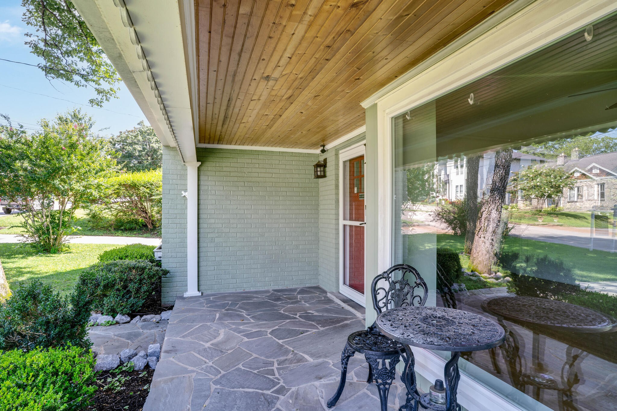 100 39th Ave N