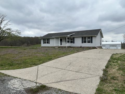 443 Collins Rd Red Boiling Springs TN 37150