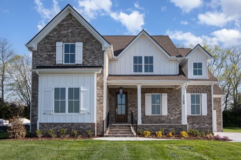 1709 Martha Washington Way Murfreesboro TN 37130