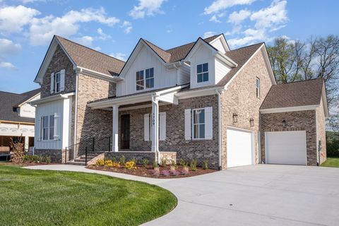 1709 Martha Washington Way Murfreesboro TN 37130