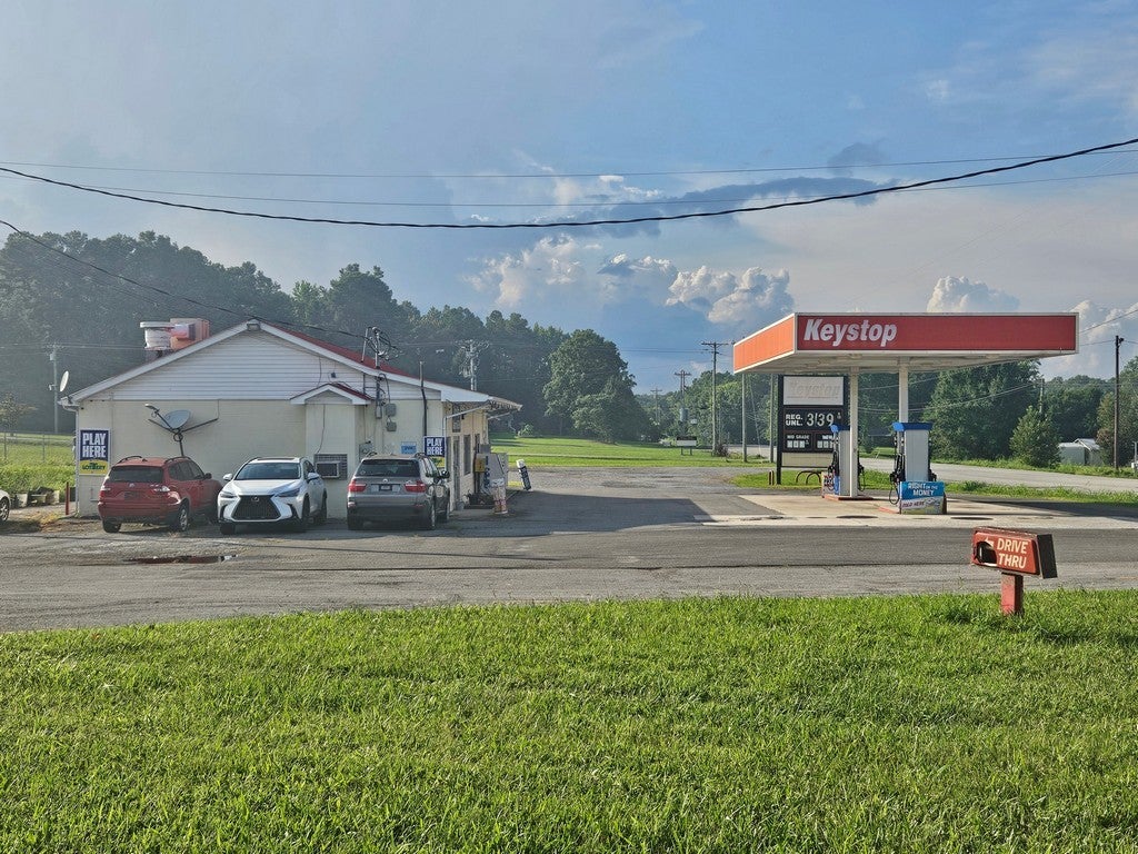 1030 Old McMinnville Hwy