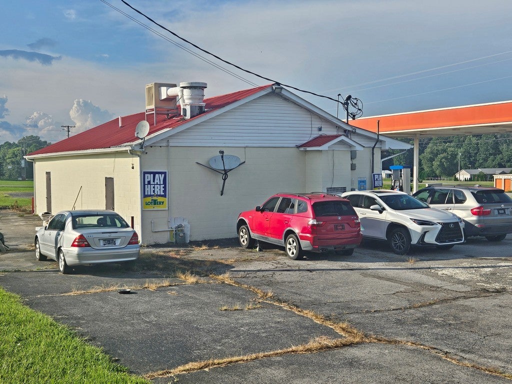 1030 Old McMinnville Hwy