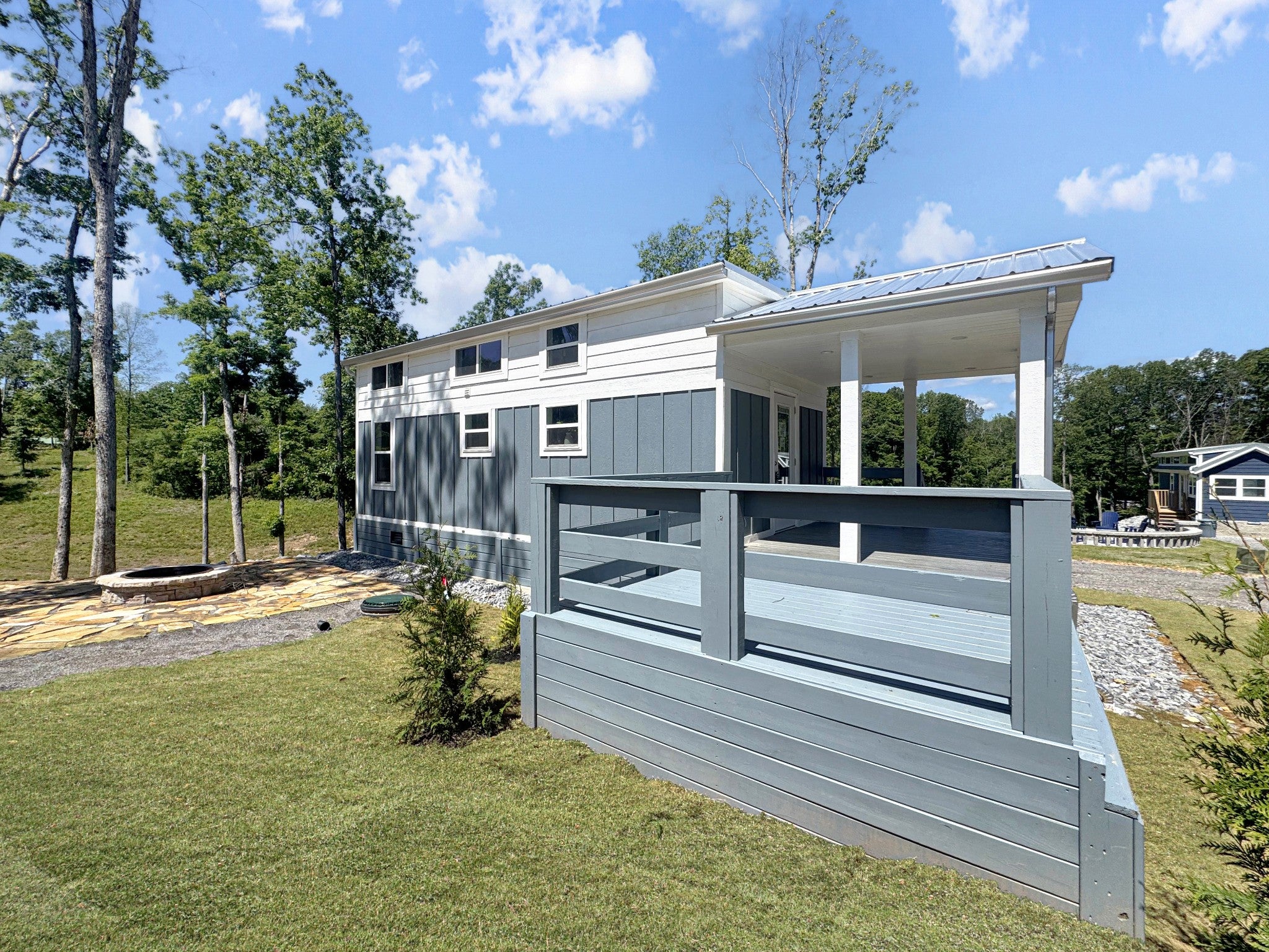 123 Pine Grove Ln