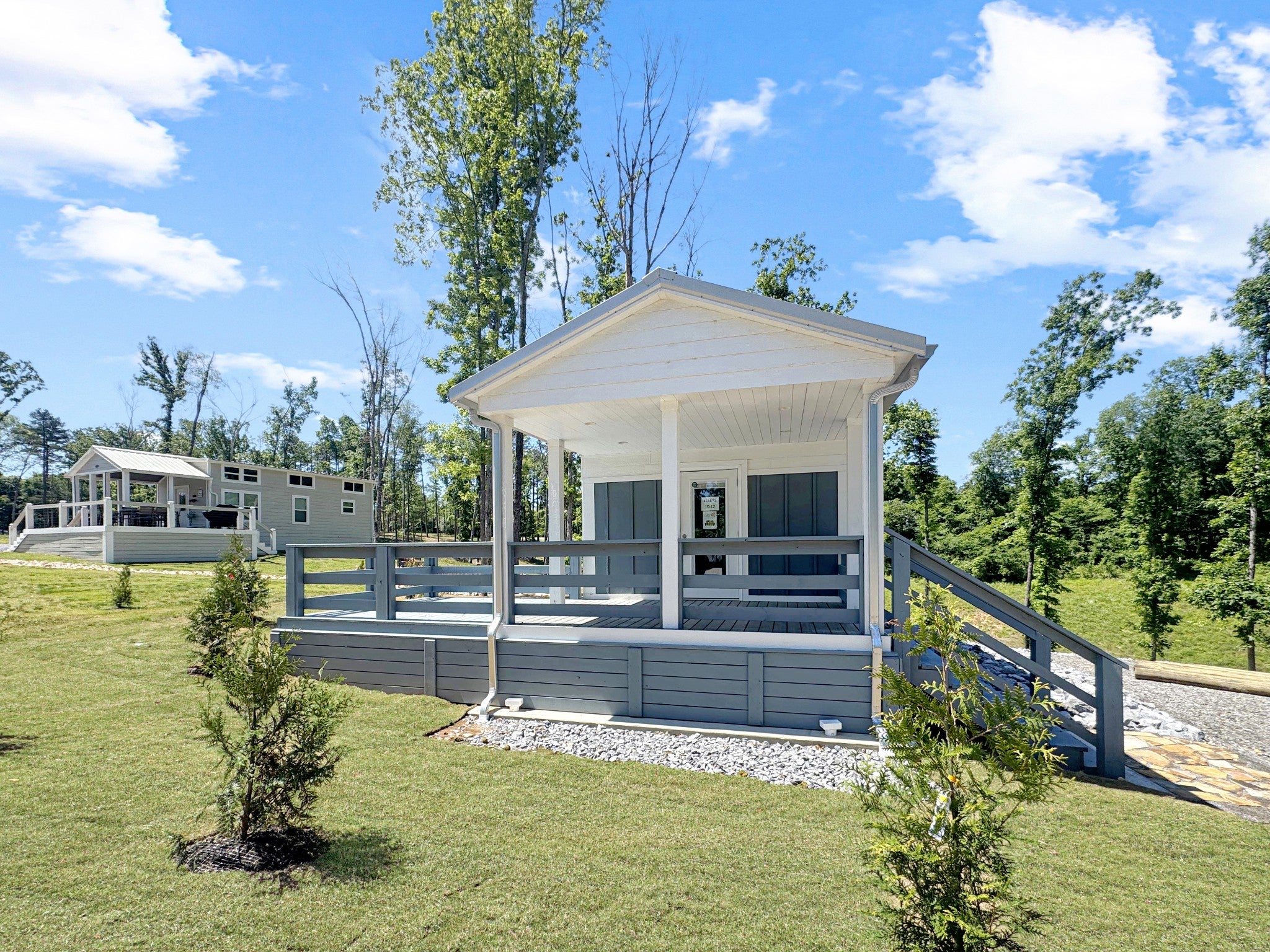 123 Pine Grove Ln