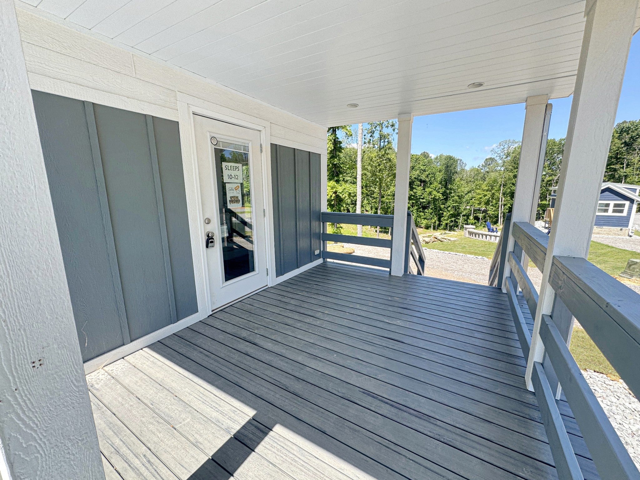 123 Pine Grove Ln