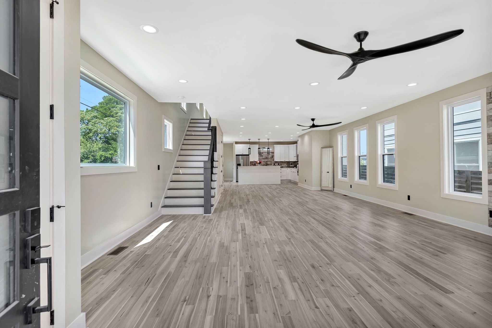 Nashville, Tennessee 37208, United States, 4 Bedrooms Bedrooms, ,4 BathroomsBathrooms,Residential,Active,234274