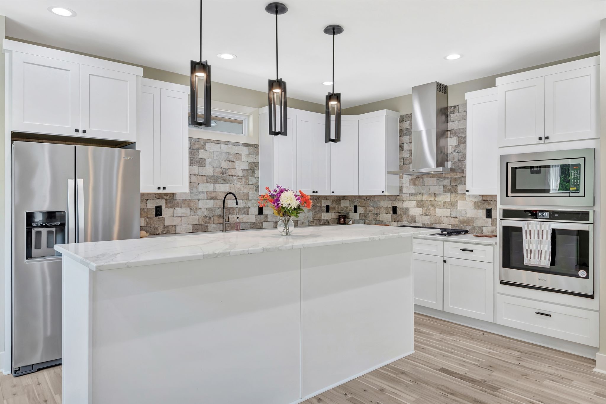 Nashville, Tennessee 37208, United States, 4 Bedrooms Bedrooms, ,4 BathroomsBathrooms,Residential,Active,234274