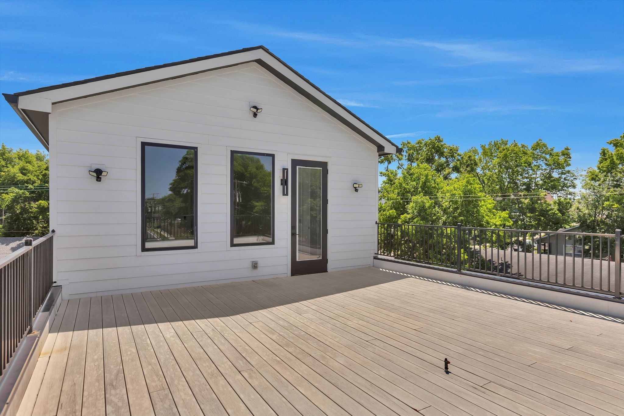 Nashville, Tennessee 37208, United States, 4 Bedrooms Bedrooms, ,4 BathroomsBathrooms,Residential,Active,234274