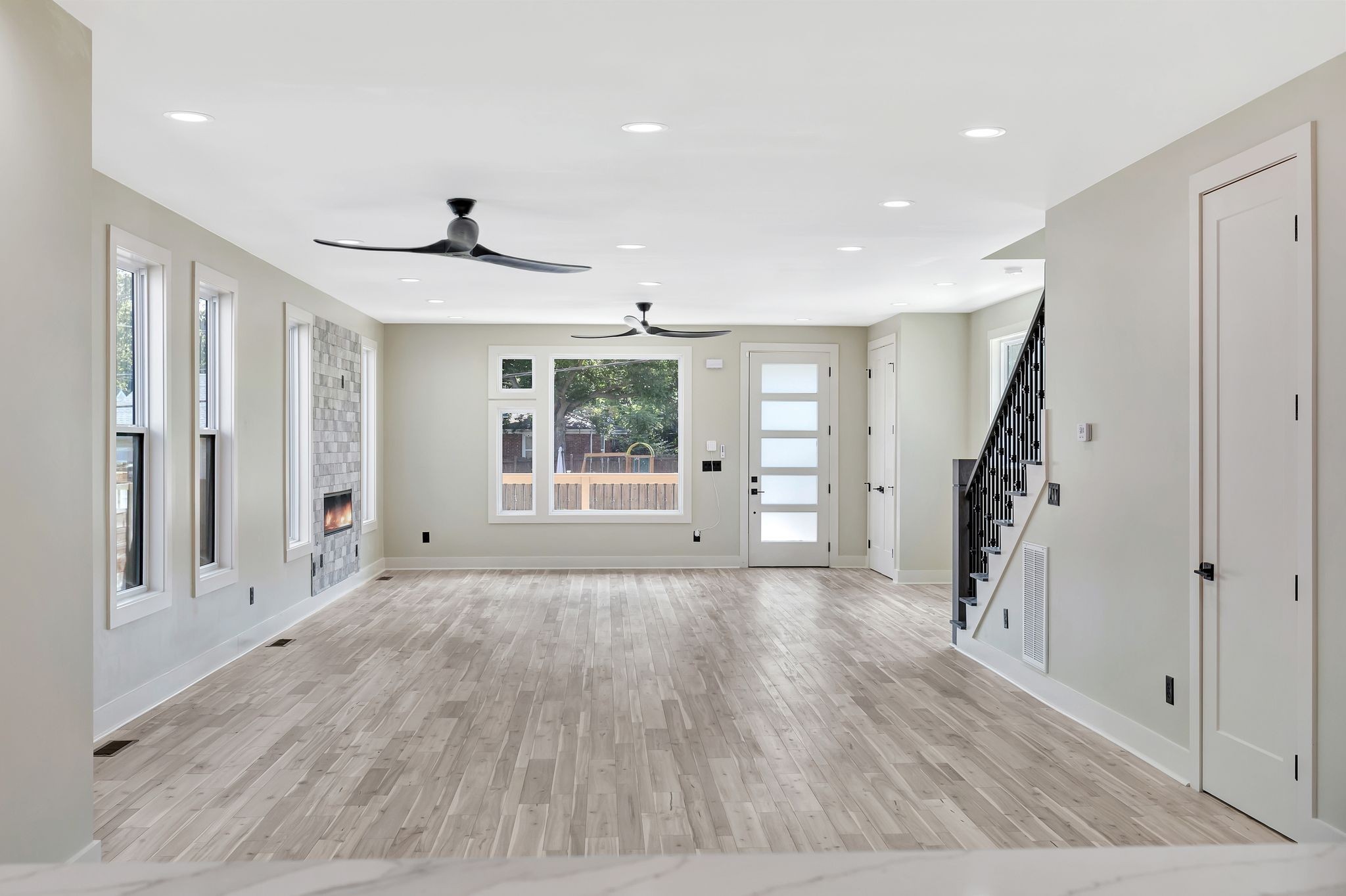 Nashville, Tennessee 37208, United States, 4 Bedrooms Bedrooms, ,4 BathroomsBathrooms,Residential,Active,234274