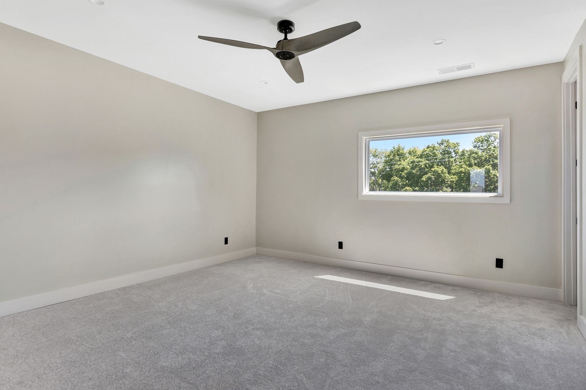 Nashville, Tennessee 37208, United States, 4 Bedrooms Bedrooms, ,4 BathroomsBathrooms,Residential,Active,234274