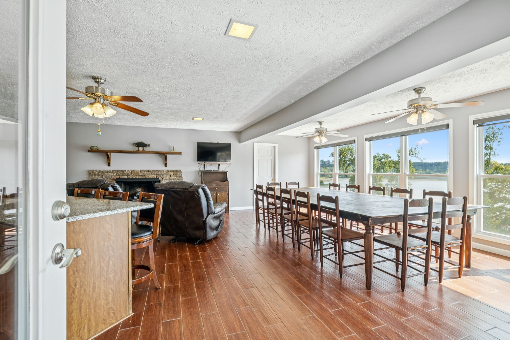 824 Driftwood Dr