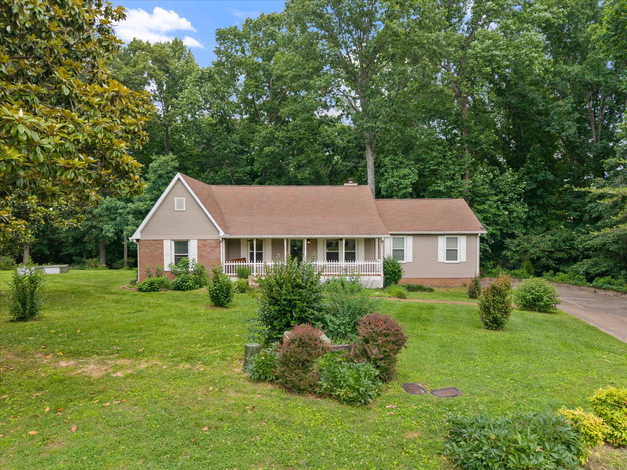 406 Hickory Ct