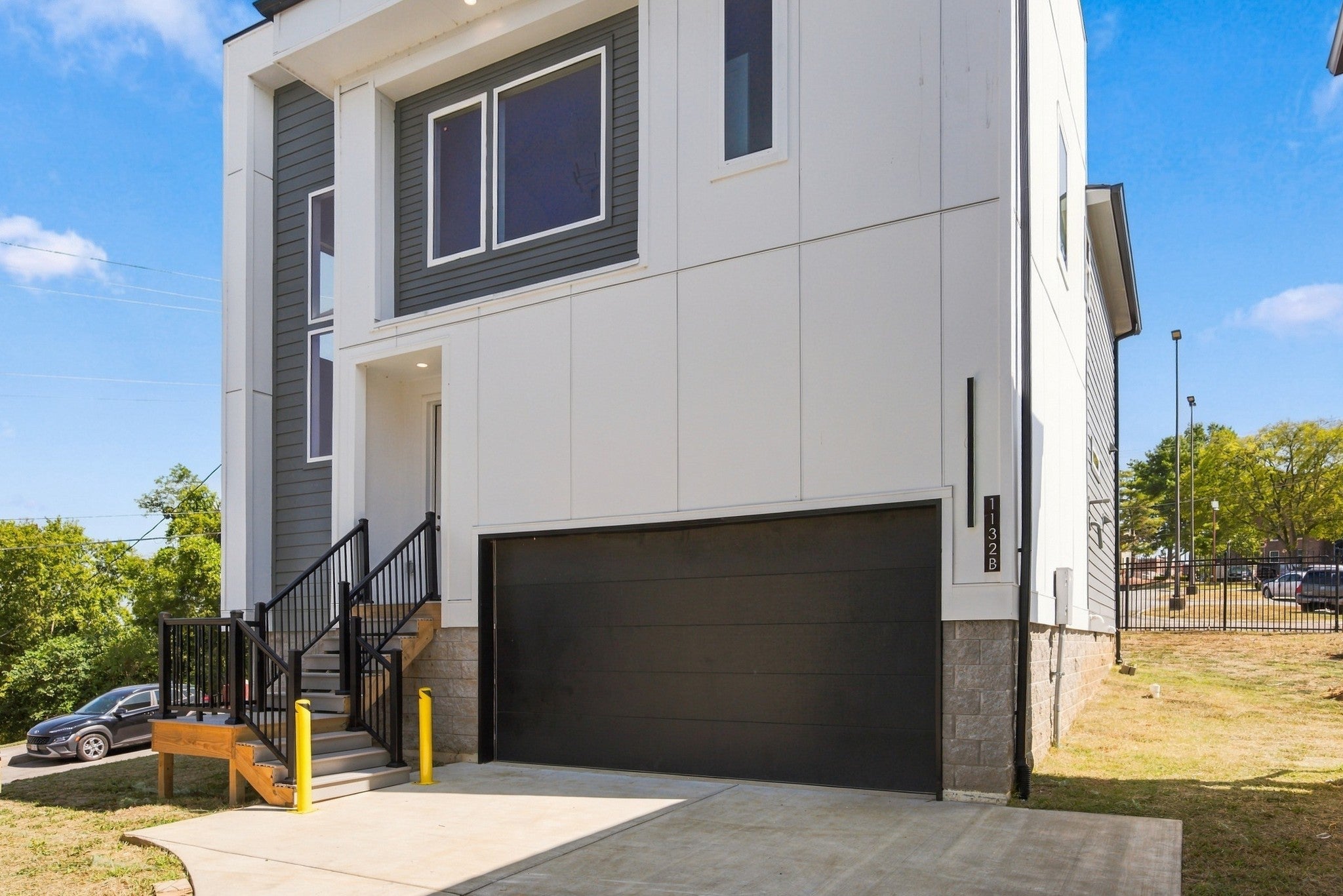 1132B 38th Ave N