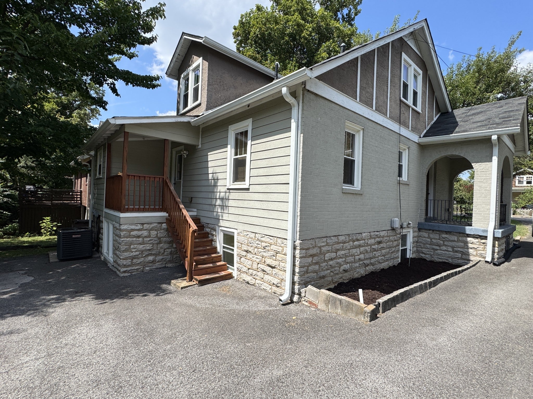 1300 Greenwood Ave