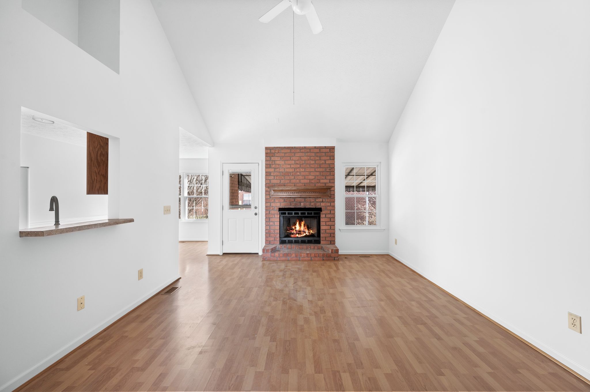 Hendersonville, Tennessee 37075, United States, 3 Bedrooms Bedrooms, ,2 BathroomsBathrooms,Residential,Active,6144