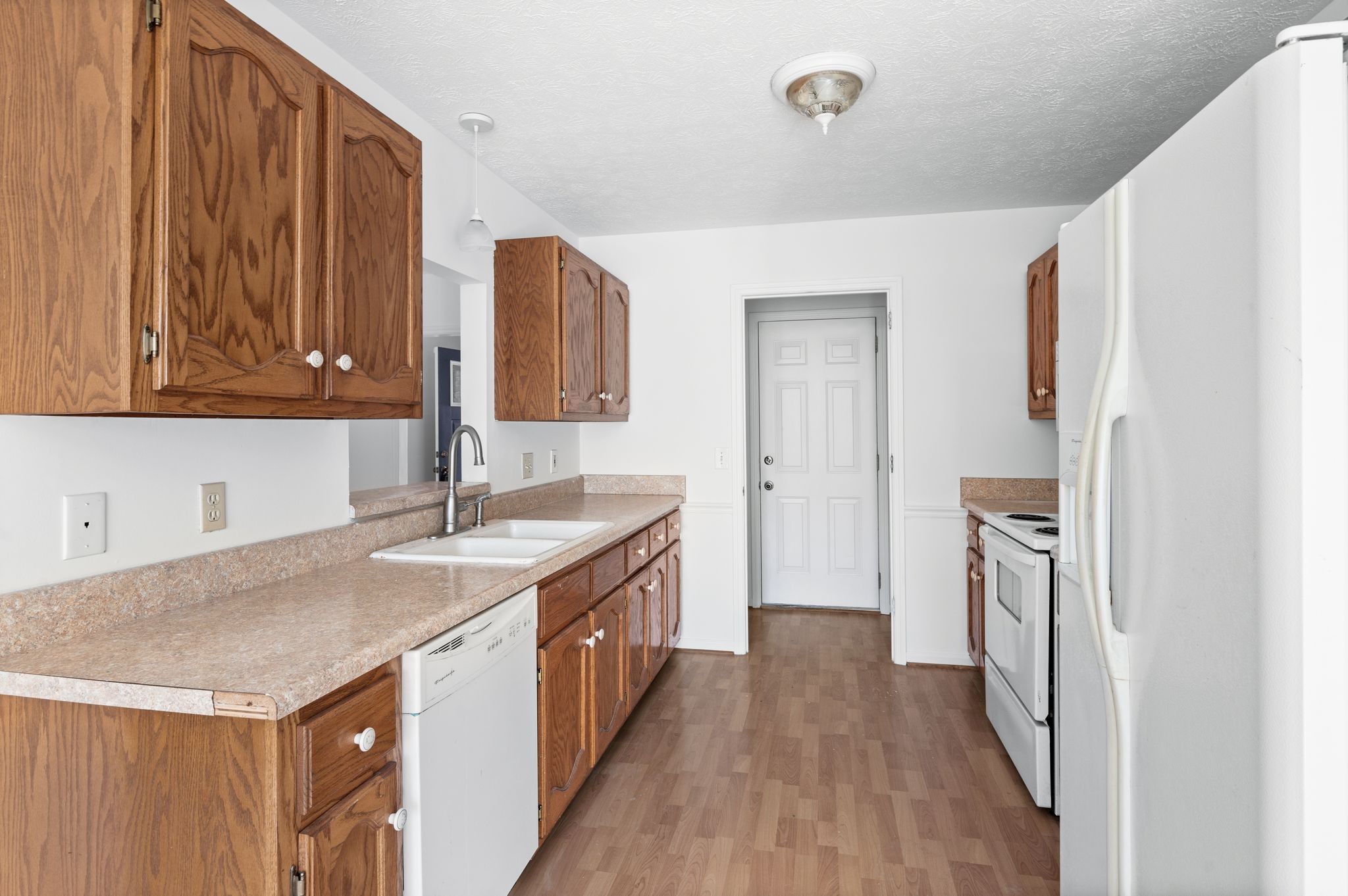 Hendersonville, Tennessee 37075, United States, 3 Bedrooms Bedrooms, ,2 BathroomsBathrooms,Residential,Active,6144