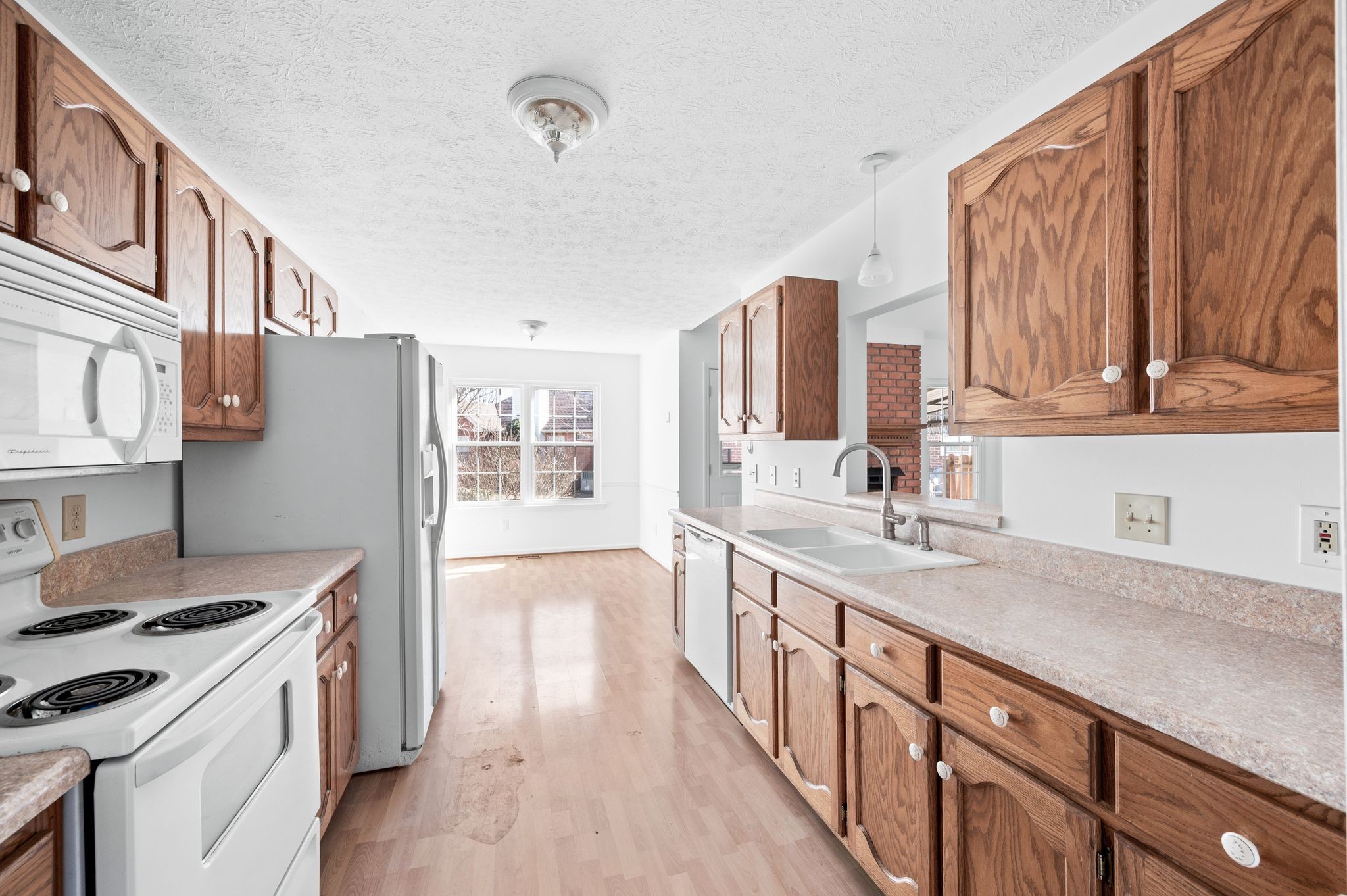 Hendersonville, Tennessee 37075, United States, 3 Bedrooms Bedrooms, ,2 BathroomsBathrooms,Residential,Active,6144