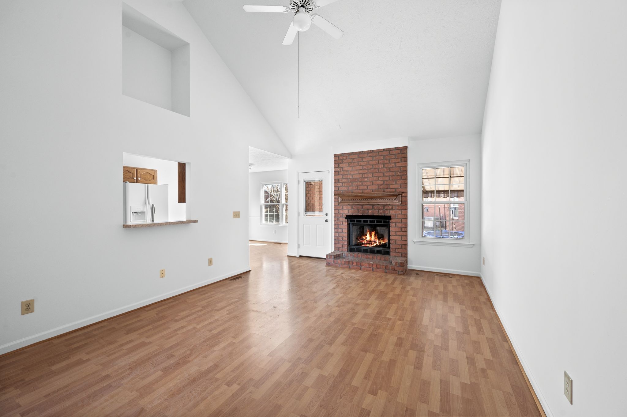 Hendersonville, Tennessee 37075, United States, 3 Bedrooms Bedrooms, ,2 BathroomsBathrooms,Residential,Active,6144