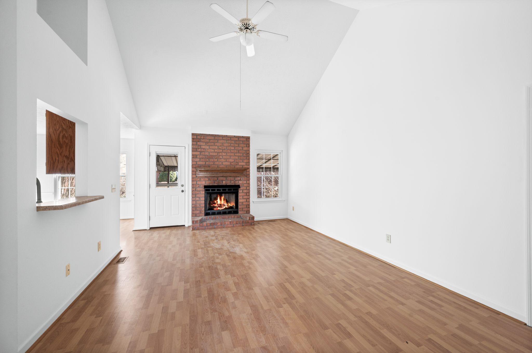 Hendersonville, Tennessee 37075, United States, 3 Bedrooms Bedrooms, ,2 BathroomsBathrooms,Residential,Active,6144