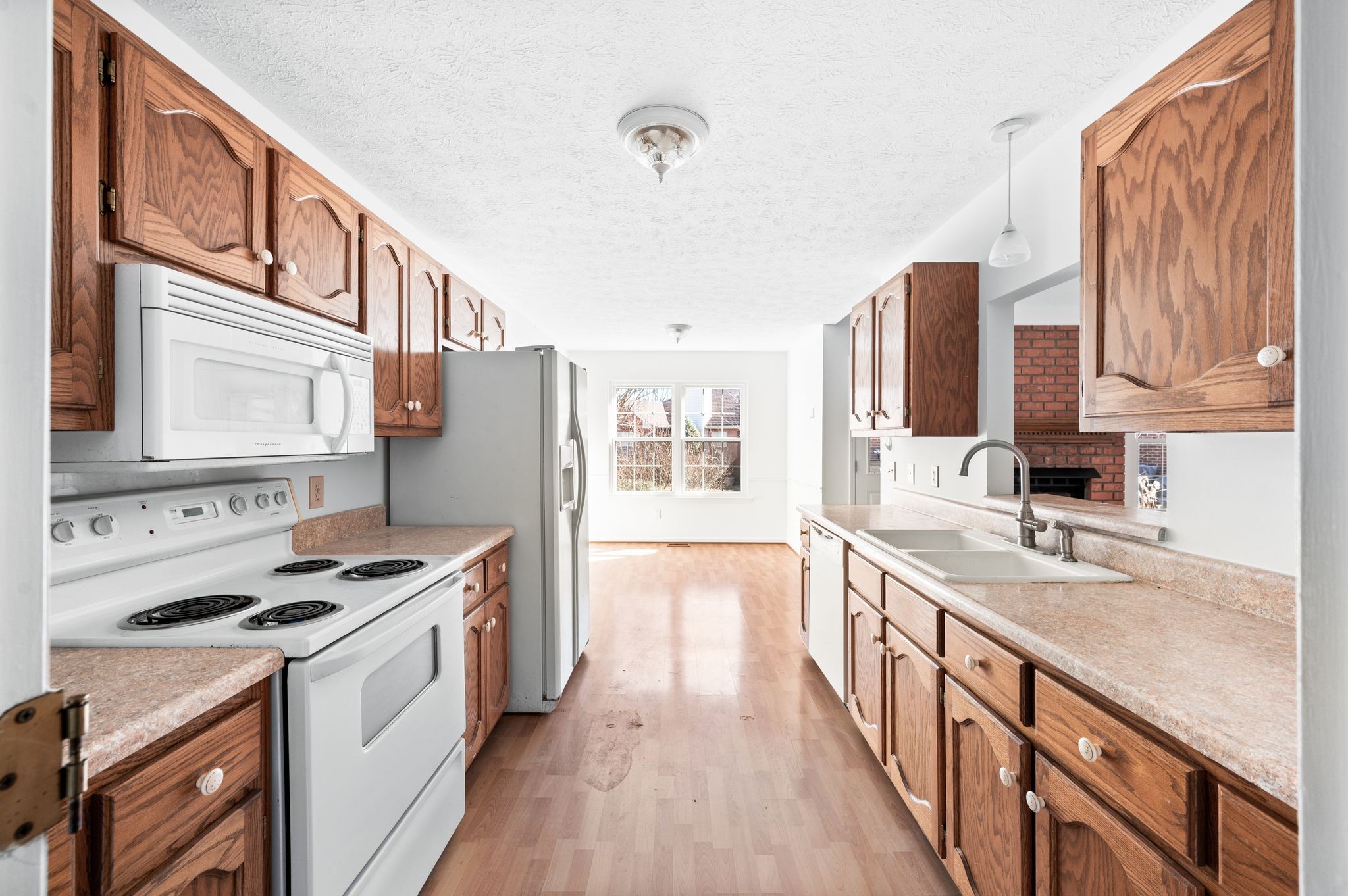 Hendersonville, Tennessee 37075, United States, 3 Bedrooms Bedrooms, ,2 BathroomsBathrooms,Residential,Active,6144