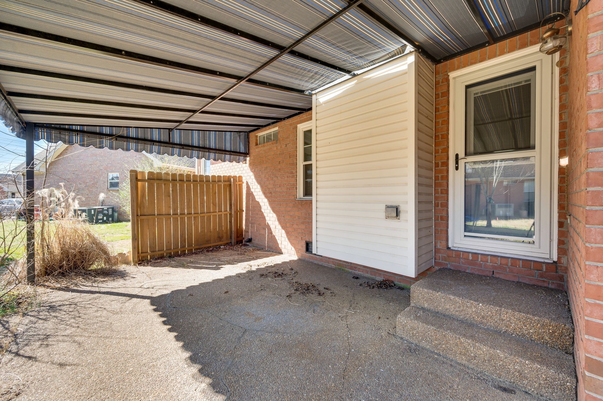 Hendersonville, Tennessee 37075, United States, 3 Bedrooms Bedrooms, ,2 BathroomsBathrooms,Residential,Active,6144