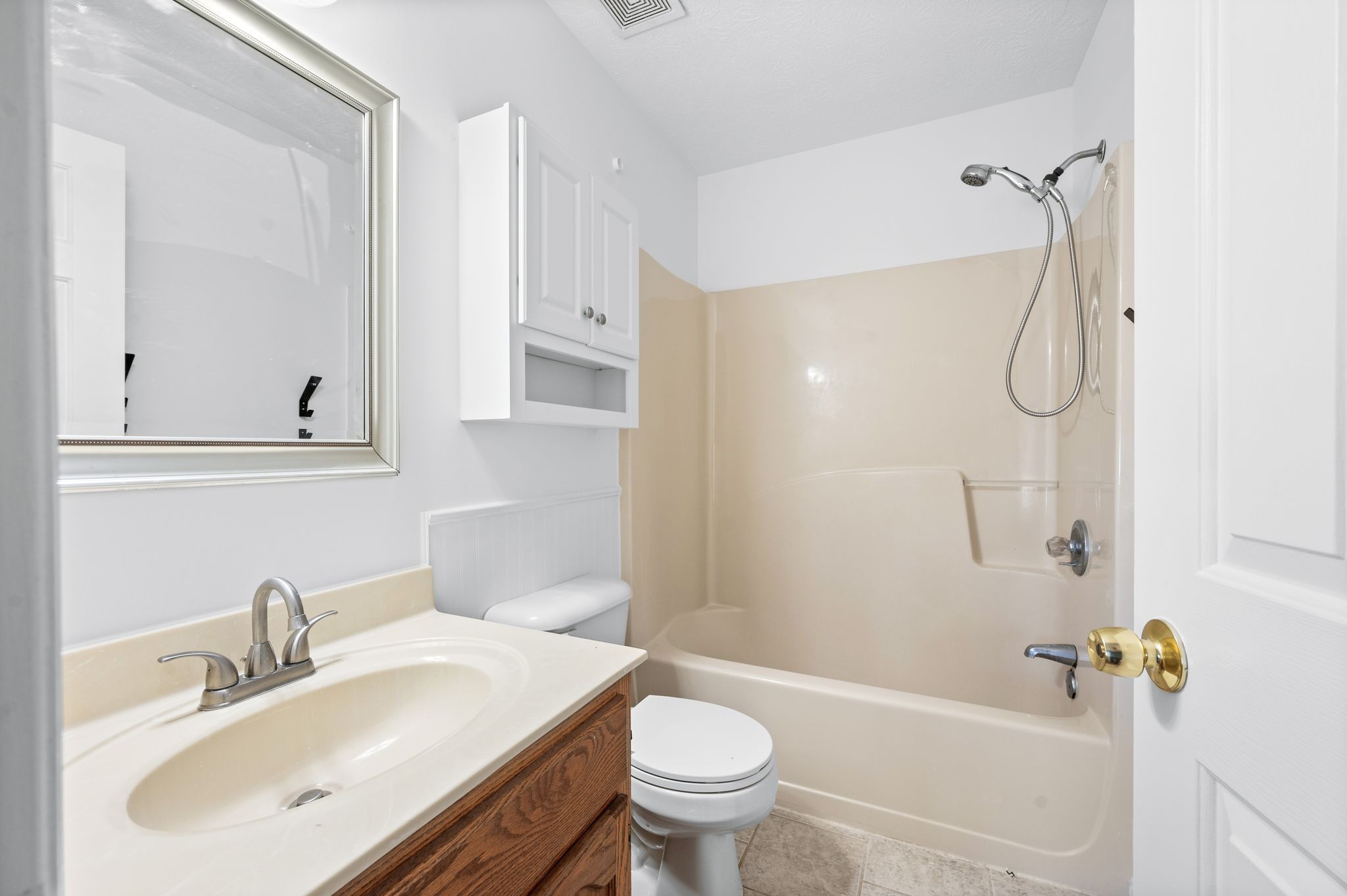 Hendersonville, Tennessee 37075, United States, 3 Bedrooms Bedrooms, ,2 BathroomsBathrooms,Residential,Active,6144