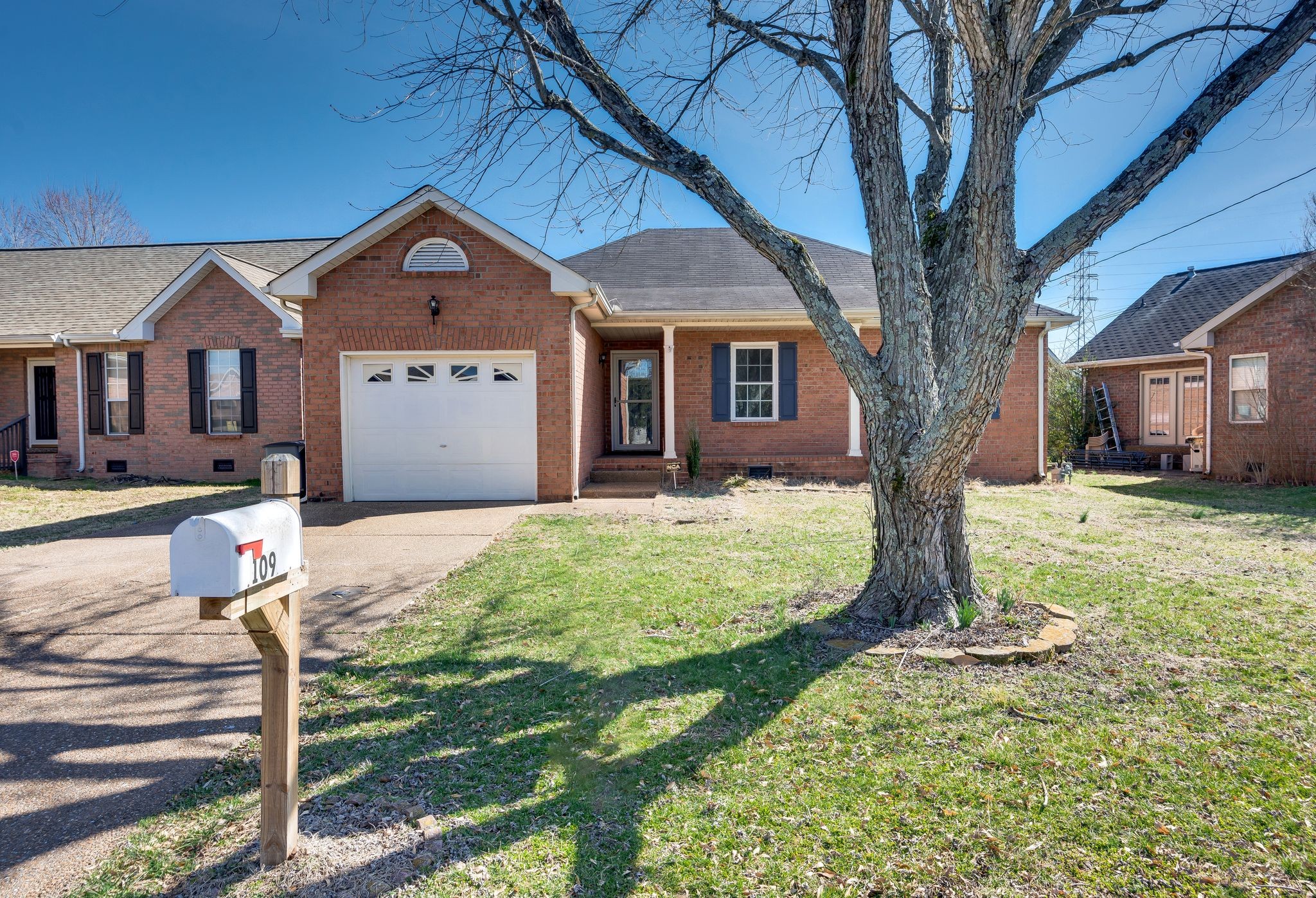 Hendersonville, Tennessee 37075, United States, 3 Bedrooms Bedrooms, ,2 BathroomsBathrooms,Residential,Active,6144