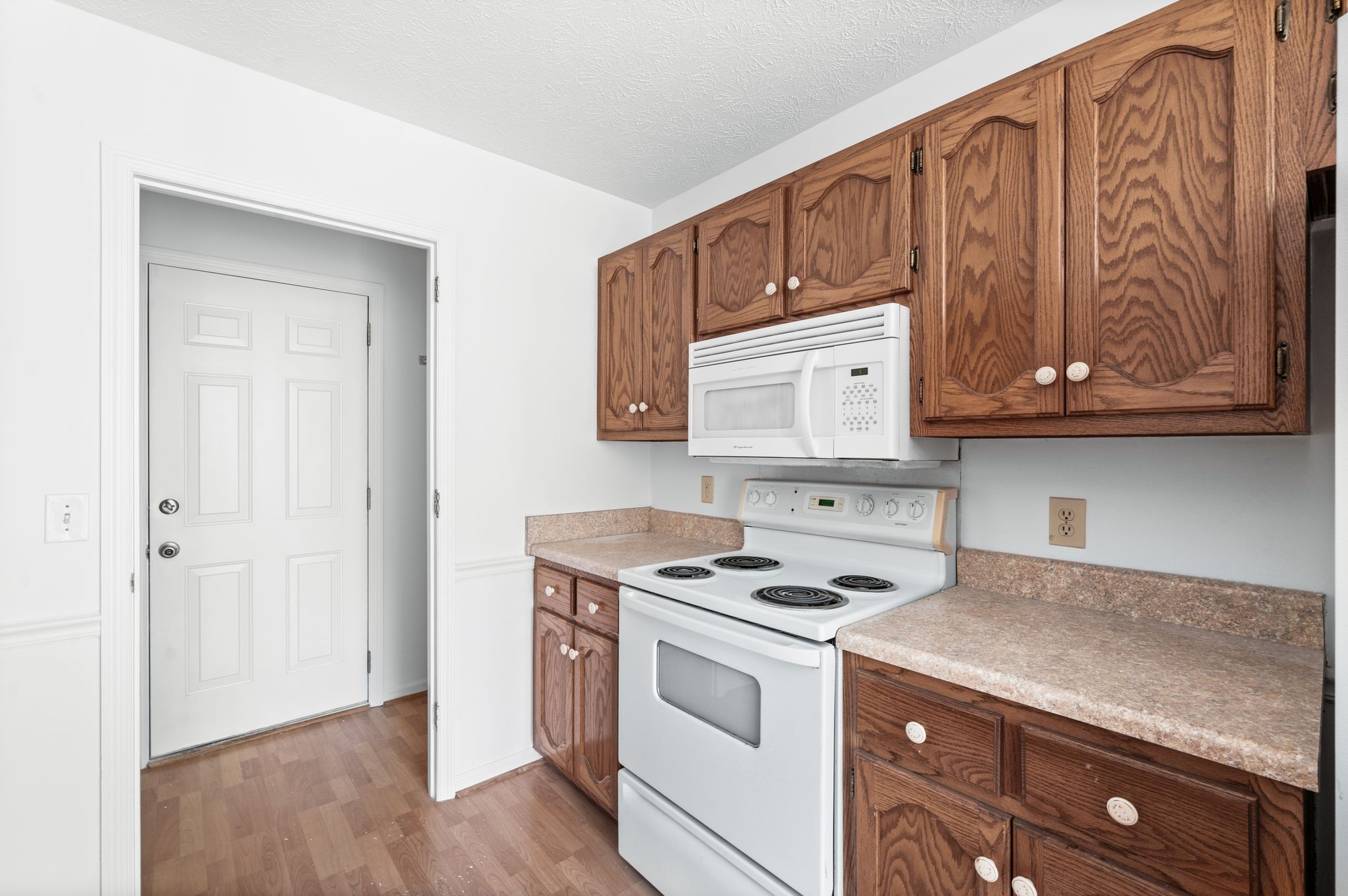 Hendersonville, Tennessee 37075, United States, 3 Bedrooms Bedrooms, ,2 BathroomsBathrooms,Residential,Active,6144