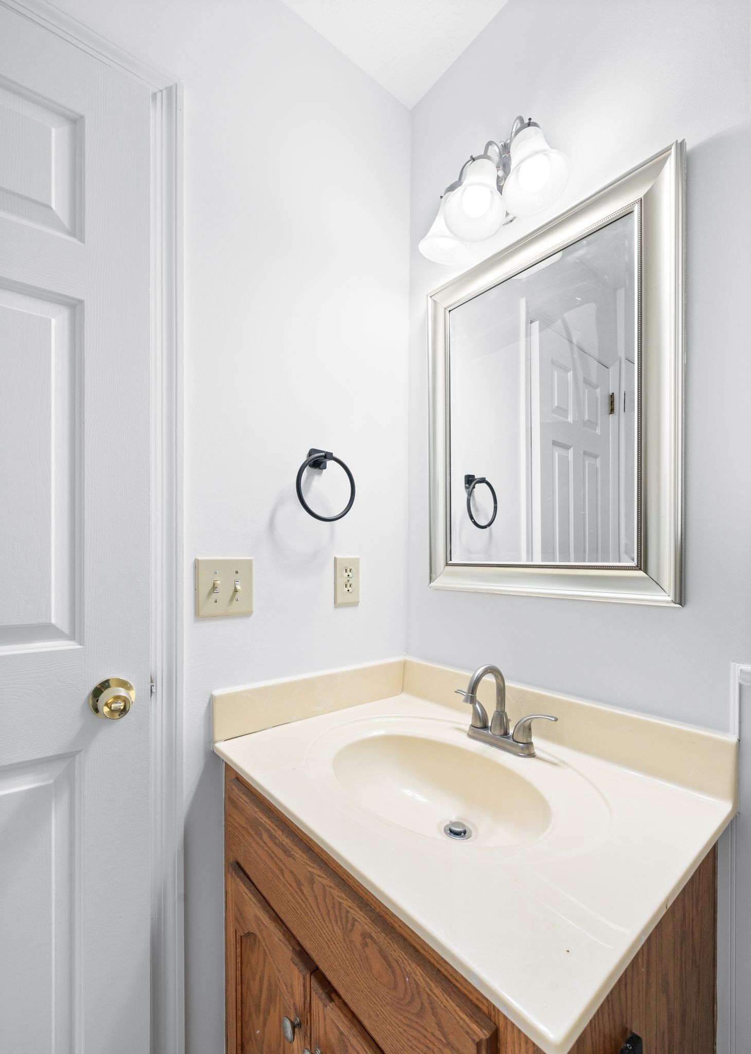 Hendersonville, Tennessee 37075, United States, 3 Bedrooms Bedrooms, ,2 BathroomsBathrooms,Residential,Active,6144