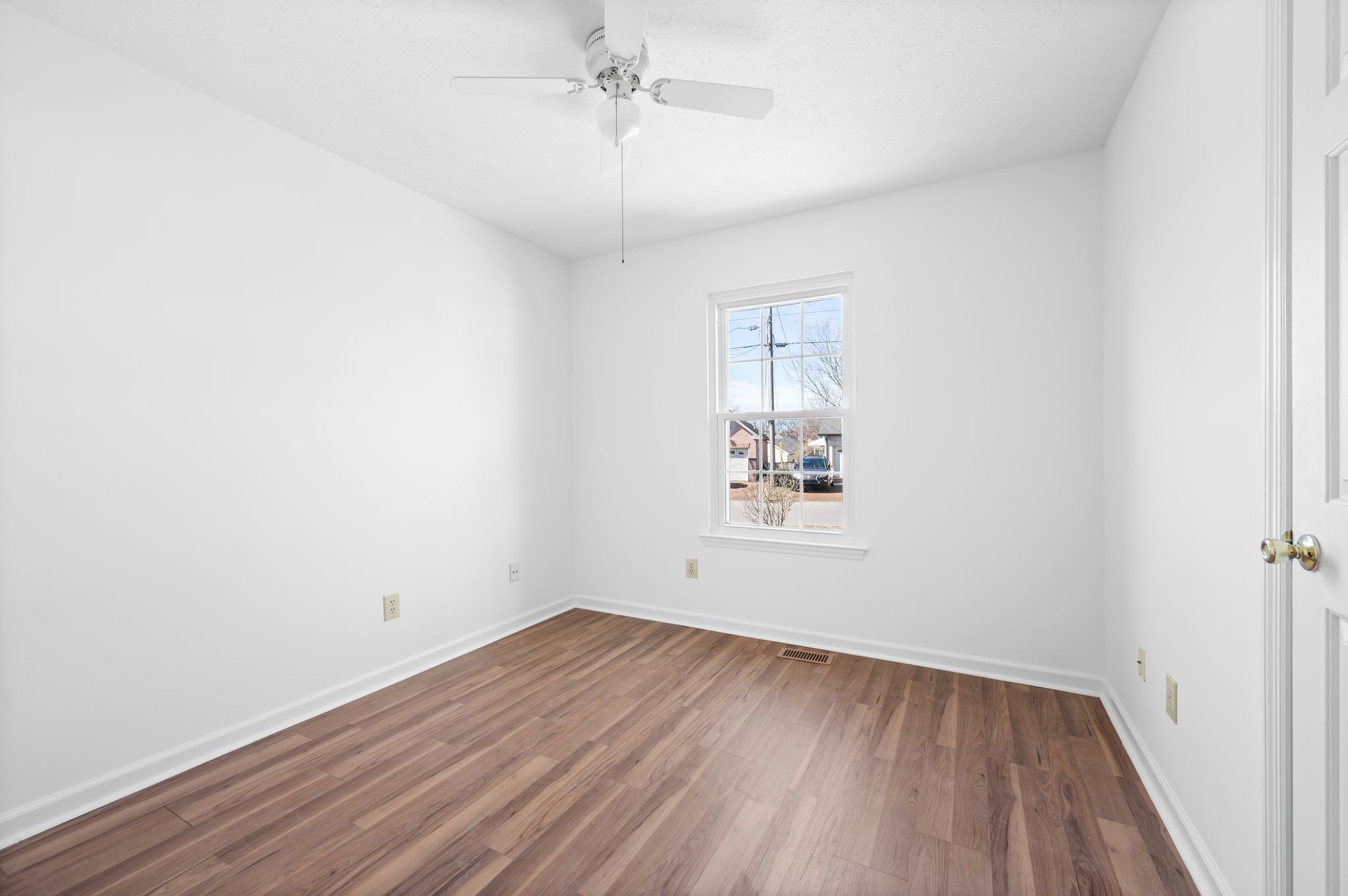 Hendersonville, Tennessee 37075, United States, 3 Bedrooms Bedrooms, ,2 BathroomsBathrooms,Residential,Active,6144