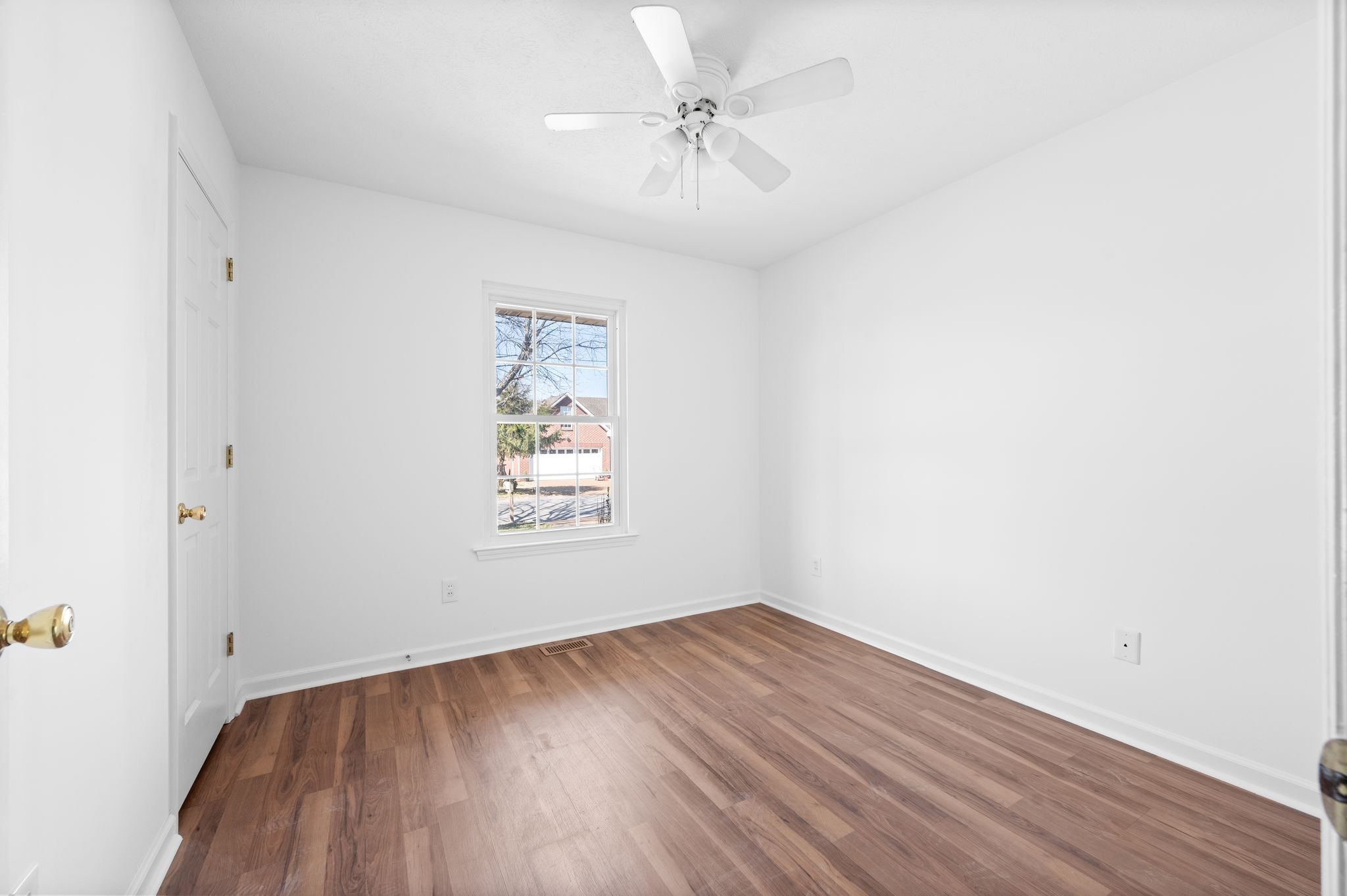 Hendersonville, Tennessee 37075, United States, 3 Bedrooms Bedrooms, ,2 BathroomsBathrooms,Residential,Active,6144