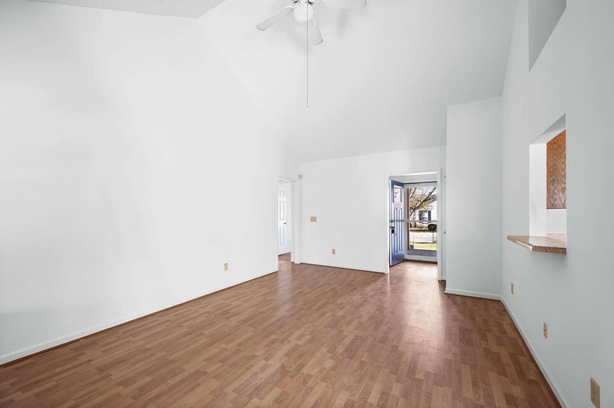 Hendersonville, Tennessee 37075, United States, 3 Bedrooms Bedrooms, ,2 BathroomsBathrooms,Residential,Active,6144