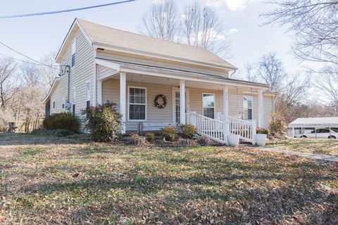 2541 Spring St Pleasant View TN 37146